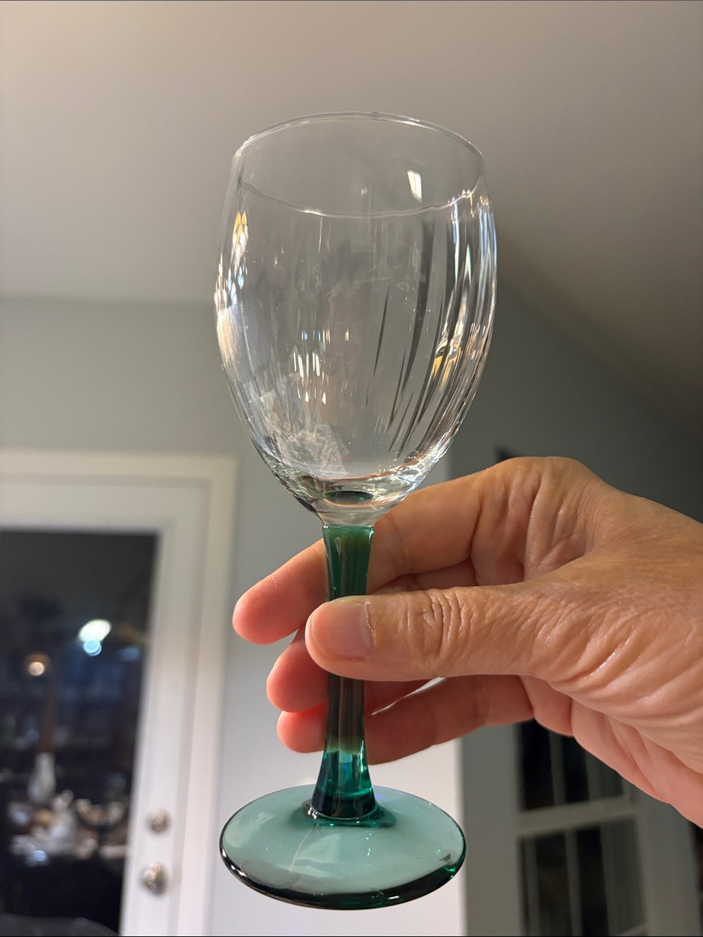 Gorgeous Ribbed Glass Wine Goblets with green stems - Set of 4 - Picture 2 of 3